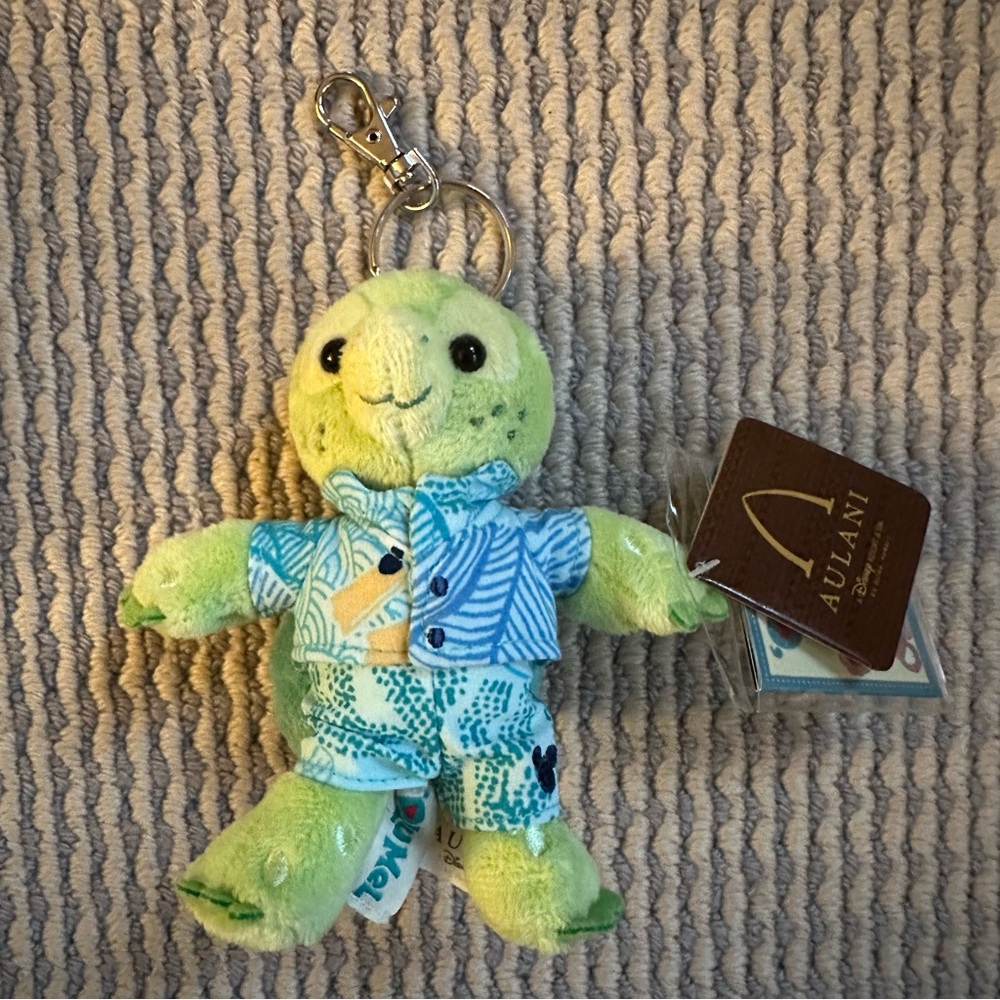 NWT Aulani Exclusive Olumel Turtle Plush Keychain Disney Friend of Duffy